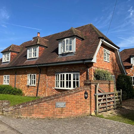 Thatched Cottage 헝거포드 외부 사진